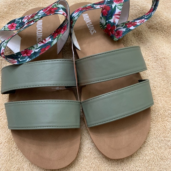 NWT MUK LUKS Womens About Me Sandals - Picture 1 of 6